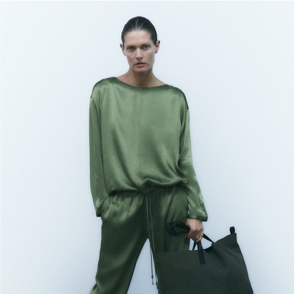 Zara NWT Fluid Satin Effect Top - Picture 3 of 9